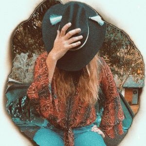 Meet your Posher, Lacey